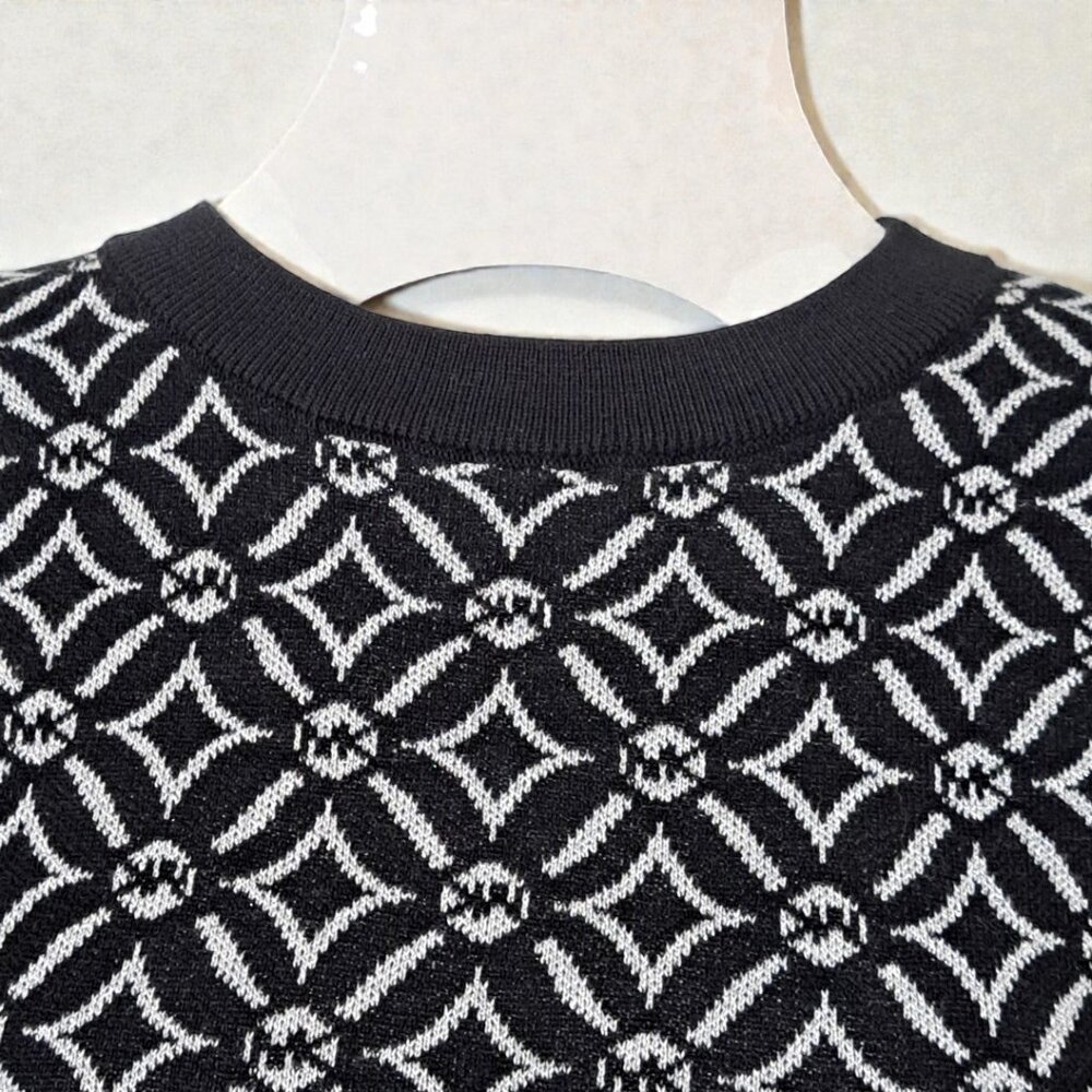 Michael Kors Size Medium (10-12) Black and Grey Logo Jacquard Sweater NW - Picture 11 of 13